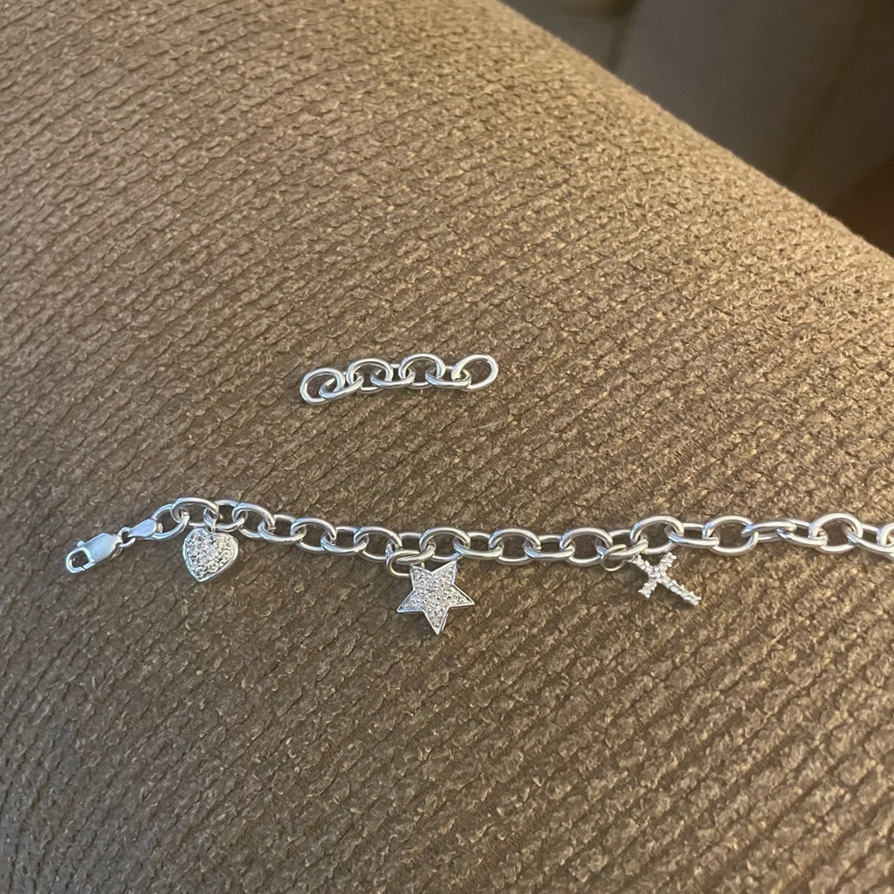 Little girl’s white gold charm bracelet